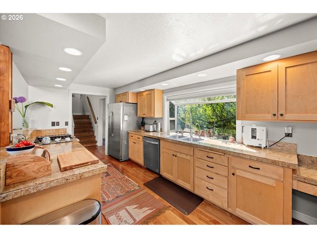 11828 Se KNEE Ct, Happy Valley, OR 97086