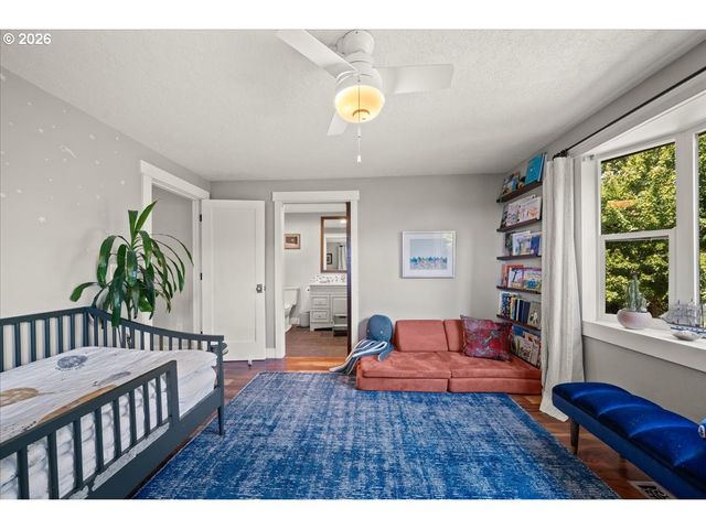 11828 Se KNEE Ct, Happy Valley, OR 97086