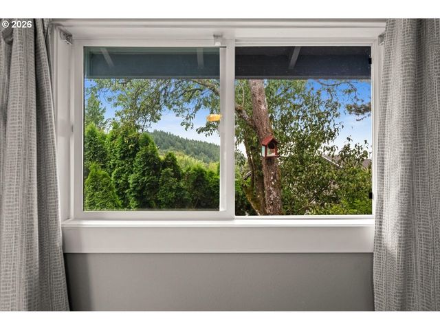 11828 Se KNEE Ct, Happy Valley, OR 97086