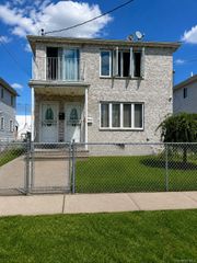 13712 249th Street, Jamaica, NY 11422