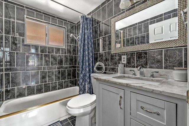 1877 Darwin Way, San Jose, CA 95122