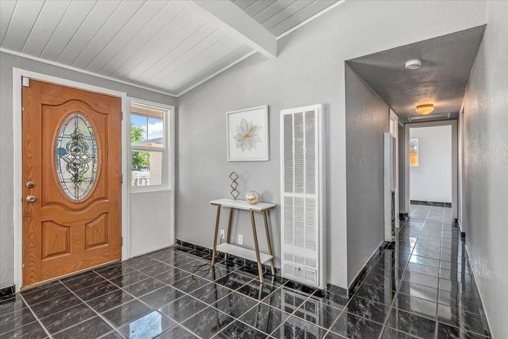 Image 2 of property listing at 1877 Darwin Way, San Jose, CA 95122