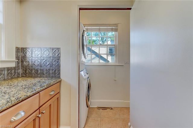 406 Westdale Place, Greensboro, NC 27403