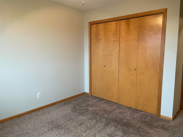 925 W 89th Place, Merrillville, IN 46410