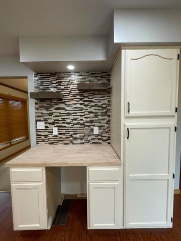 925 W 89th Place, Merrillville, IN 46410