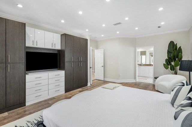 200 NE 2nd Street, Boca Raton, FL 33432