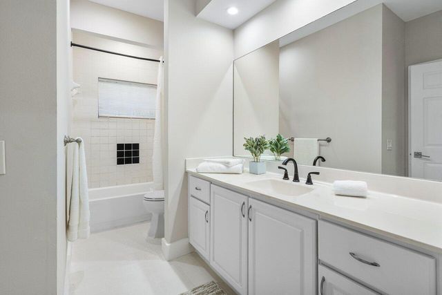 200 NE 2nd Street, Boca Raton, FL 33432