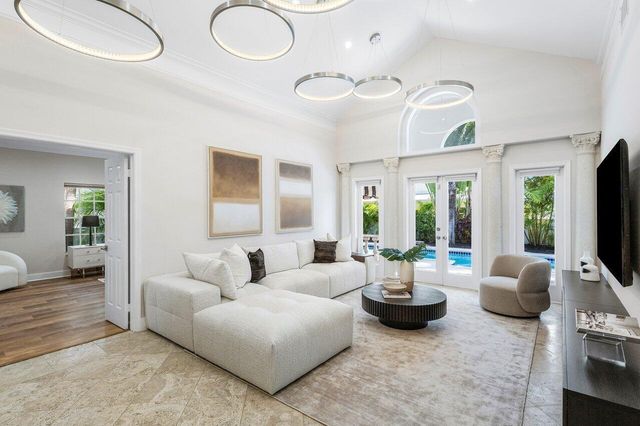 200 NE 2nd Street, Boca Raton, FL 33432