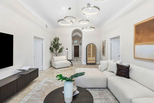 200 NE 2nd Street, Boca Raton, FL 33432