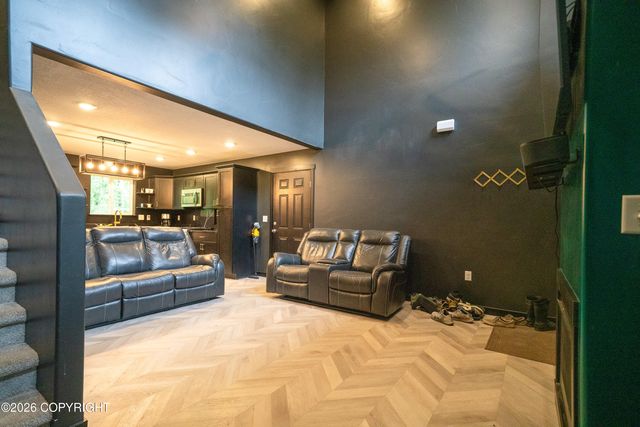 13435 E Cayuga Avenue, Palmer, AK 99645