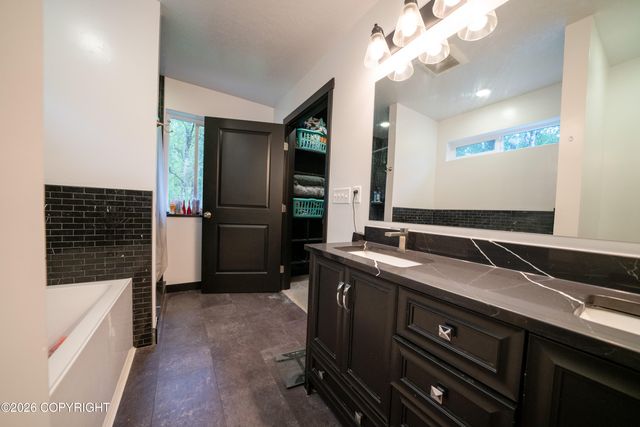 13435 E Cayuga Avenue, Palmer, AK 99645