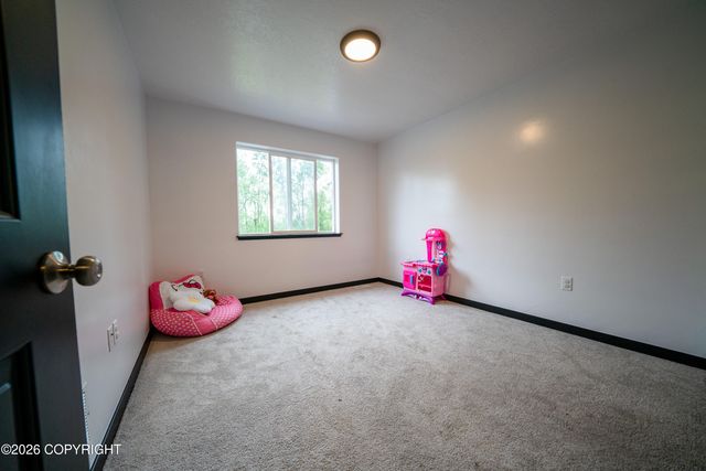 13435 E Cayuga Avenue, Palmer, AK 99645