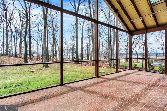 1317 CROWN POINT CT, New Freedom, PA 17349