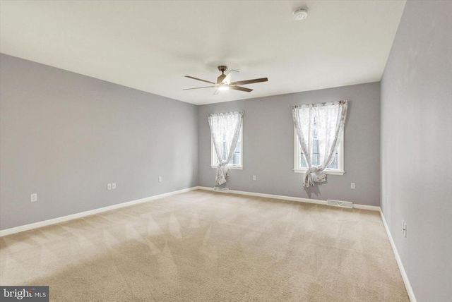 1317 CROWN POINT CT, New Freedom, PA 17349