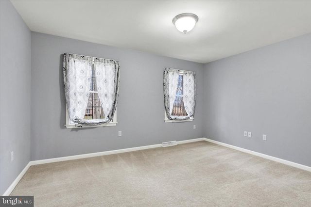 1317 CROWN POINT CT, New Freedom, PA 17349