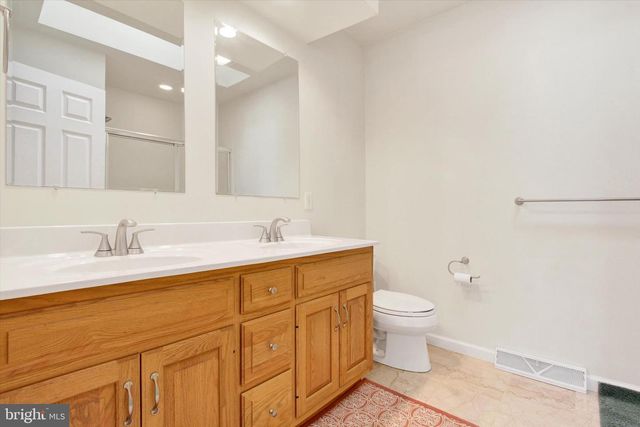 1317 CROWN POINT CT, New Freedom, PA 17349