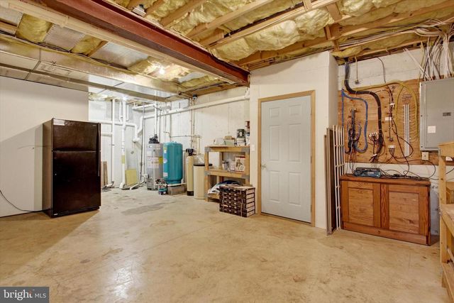 1317 CROWN POINT CT, New Freedom, PA 17349