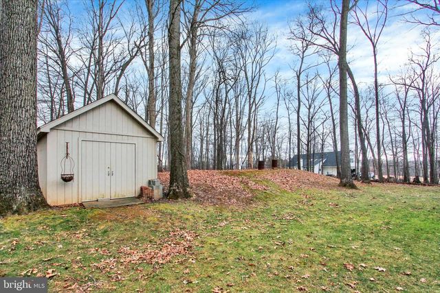 1317 CROWN POINT CT, New Freedom, PA 17349