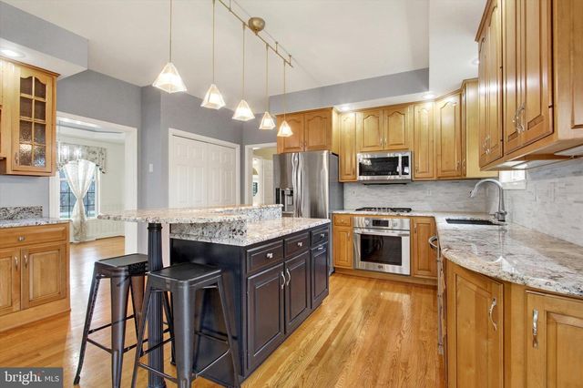 1317 CROWN POINT CT, New Freedom, PA 17349