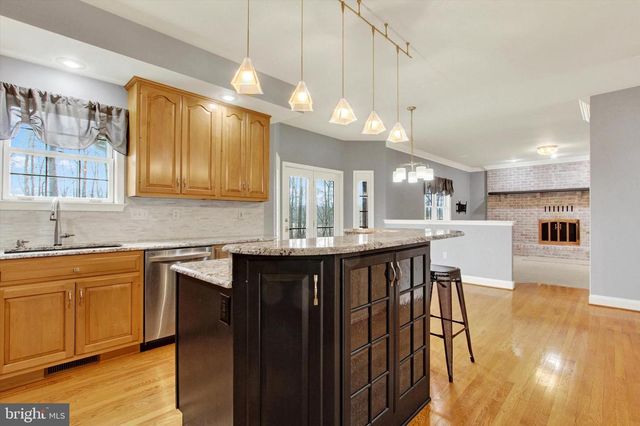 1317 CROWN POINT CT, New Freedom, PA 17349