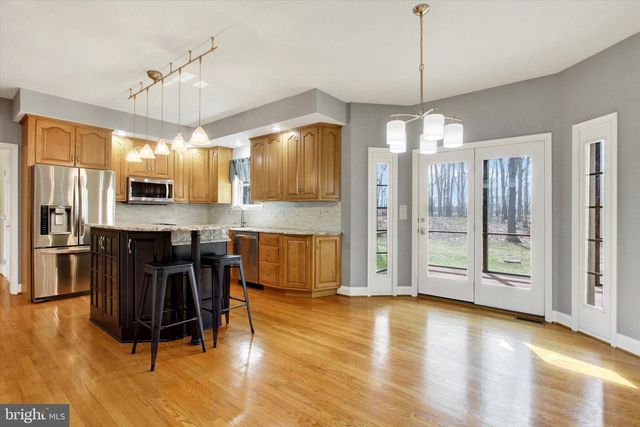 1317 CROWN POINT CT, New Freedom, PA 17349