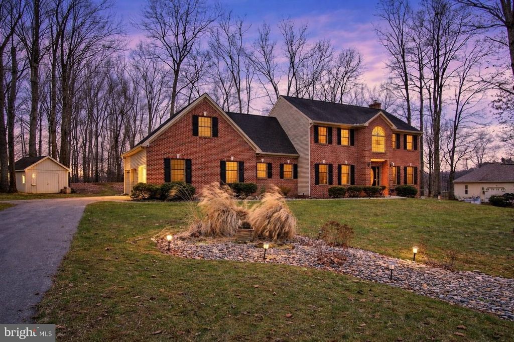 1317 CROWN POINT CT, New Freedom, PA 17349