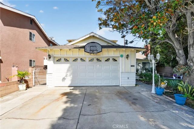 10445 Valley View Avenue, Whittier, CA 90604