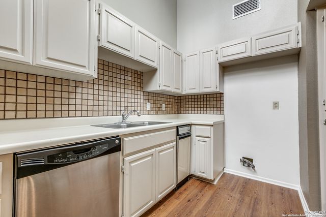 11807 Sunburst St Apt 403, San Antonio, TX 78230