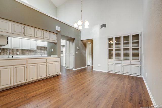 11807 Sunburst St Apt 403, San Antonio, TX 78230