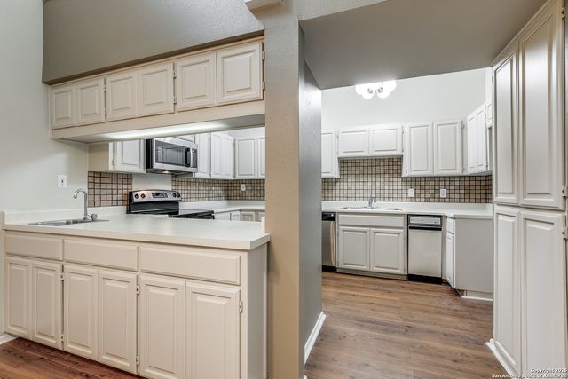 11807 Sunburst St Apt 403, San Antonio, TX 78230