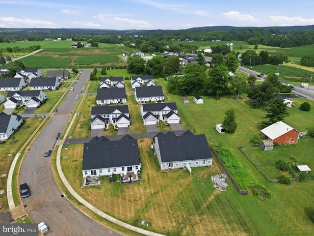 7450 SAINT PATRICK CT, Abbottstown, PA 17301