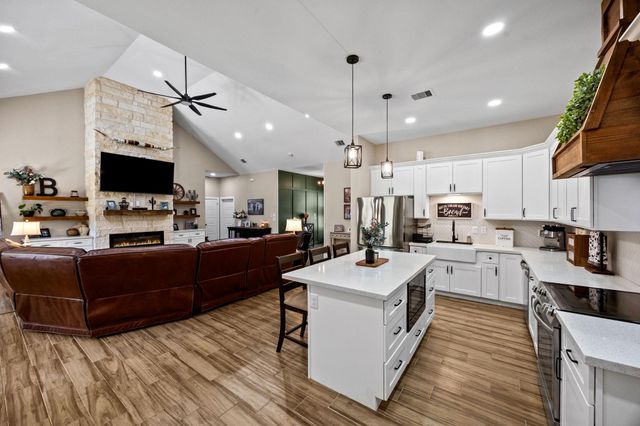 15245 Alchester Lane, Plantersville, TX 77363