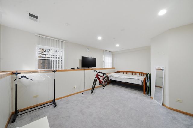 798 River Walk Drive, Wheeling, IL 60090