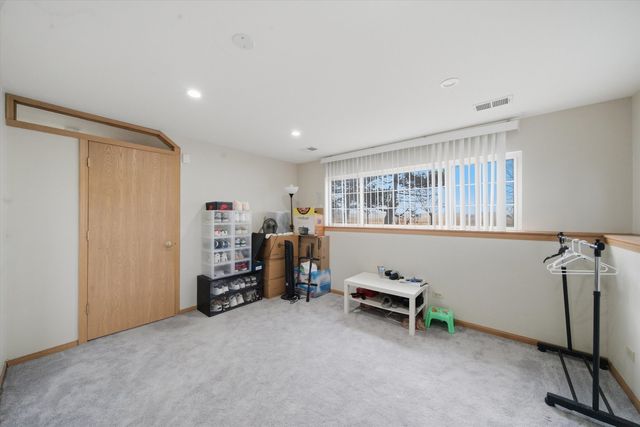 798 River Walk Drive, Wheeling, IL 60090