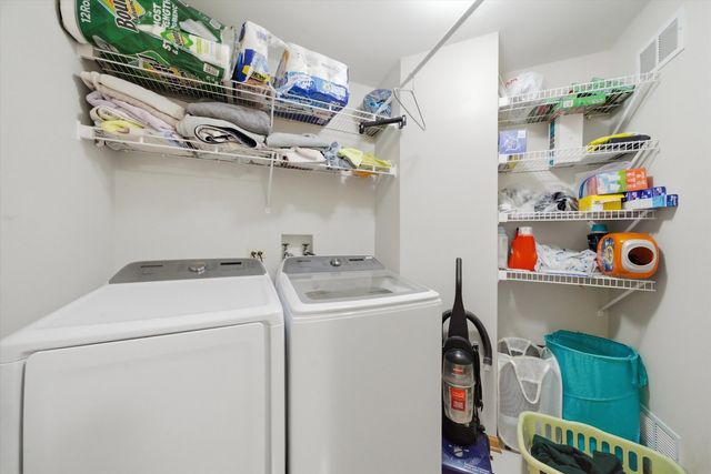 798 River Walk Drive, Wheeling, IL 60090