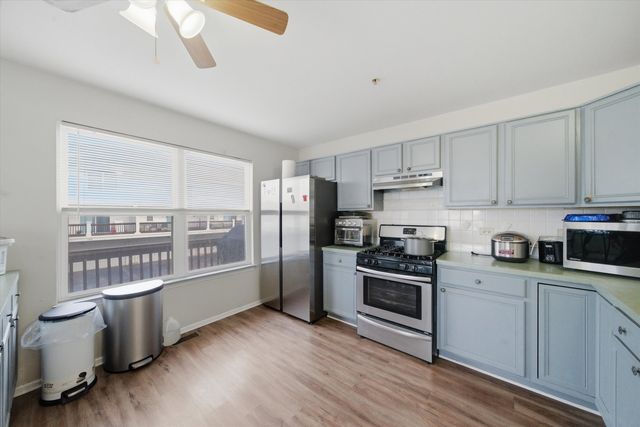 798 River Walk Drive, Wheeling, IL 60090