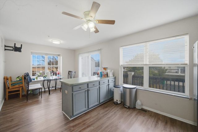 798 River Walk Drive, Wheeling, IL 60090