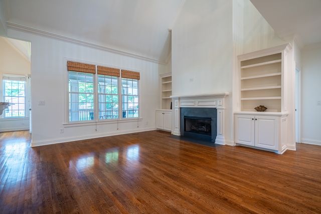 668 Springlake Dr, Franklin, TN 37064