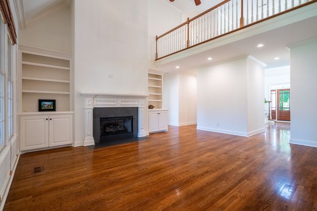 668 Springlake Dr, Franklin, TN 37064