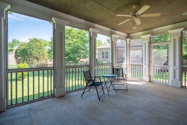 668 Springlake Dr, Franklin, TN 37064