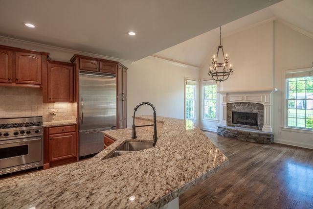 668 Springlake Dr, Franklin, TN 37064