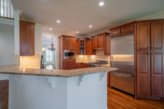 668 Springlake Dr, Franklin, TN 37064