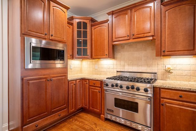 668 Springlake Dr, Franklin, TN 37064