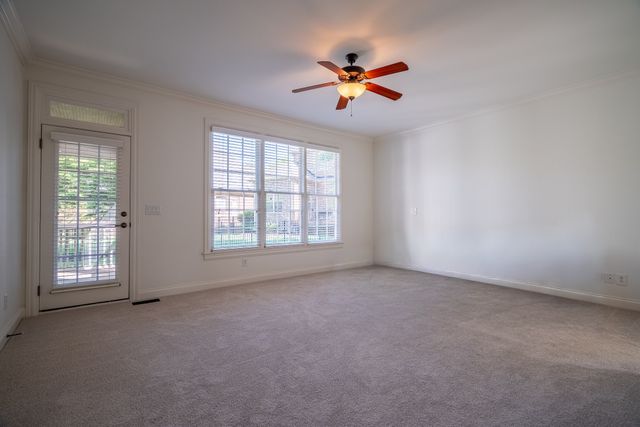 668 Springlake Dr, Franklin, TN 37064