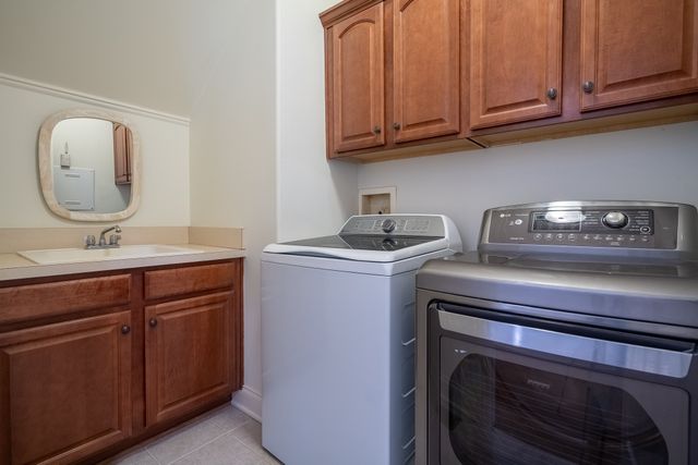 668 Springlake Dr, Franklin, TN 37064