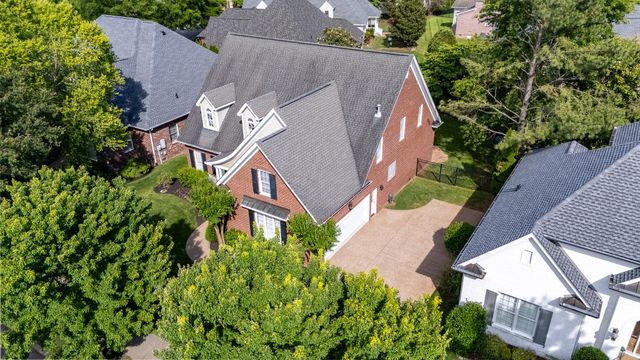 668 Springlake Dr, Franklin, TN 37064