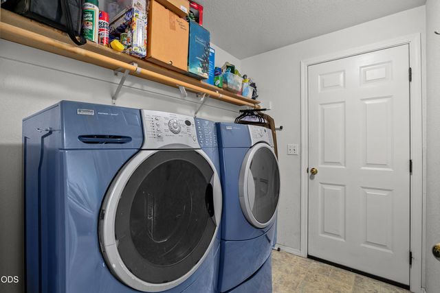 2872 Galaxy Way, Grants Pass, OR 97527