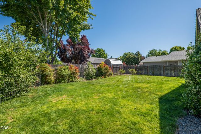 2872 Galaxy Way, Grants Pass, OR 97527