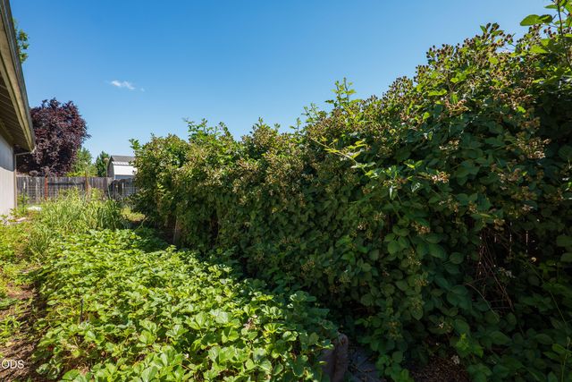 2872 Galaxy Way, Grants Pass, OR 97527