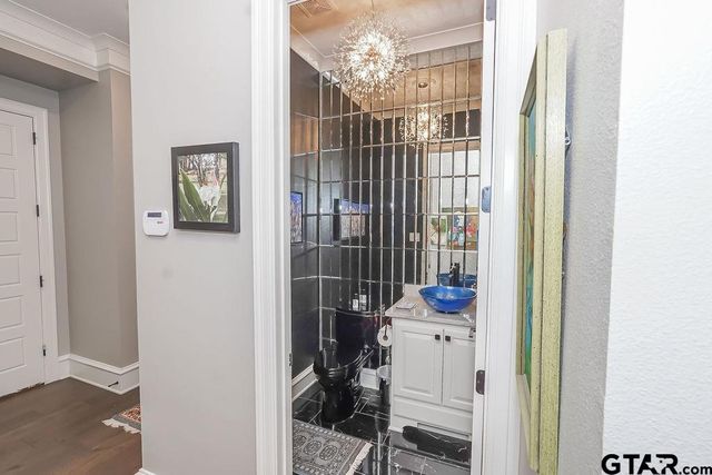 7521 Northlake Dr., Tyler, TX 75703